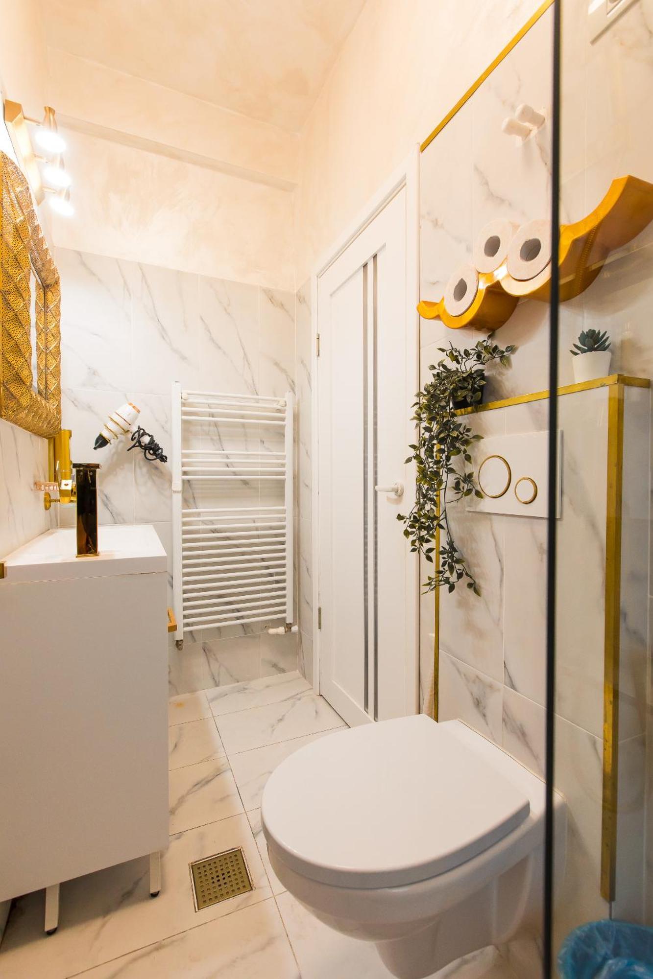 Royalty Apt With City Views On Calea Victoriei Bucharest Exterior photo