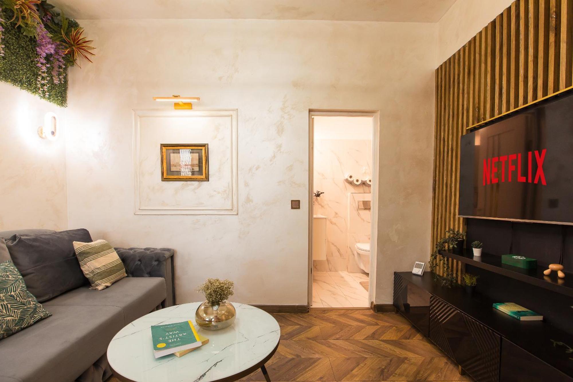 Royalty Apt With City Views On Calea Victoriei Bucharest Exterior photo