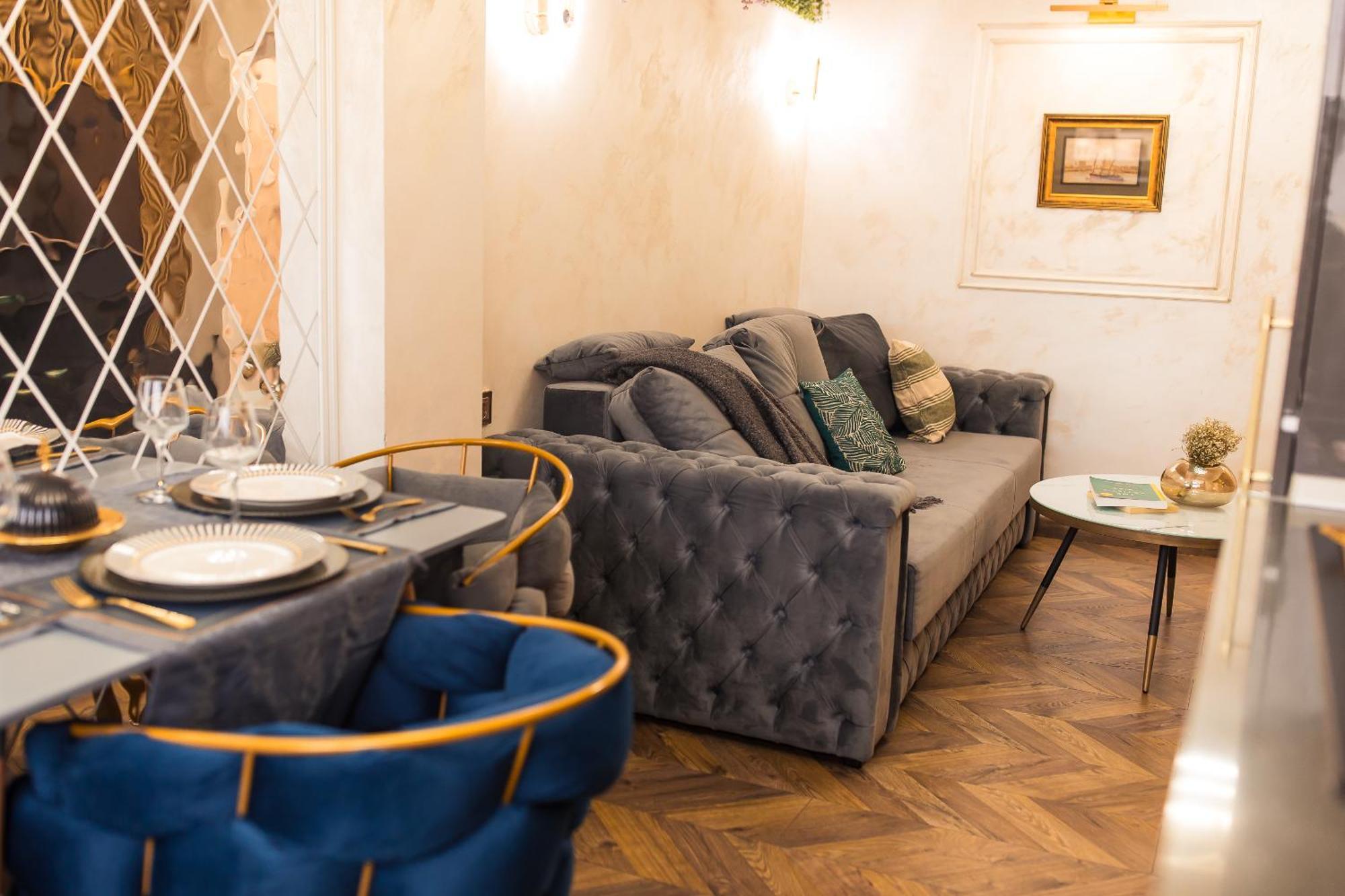 Royalty Apt With City Views On Calea Victoriei Bucharest Exterior photo